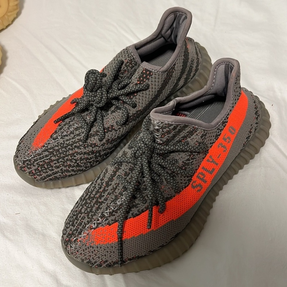 Yeezy Adidas Collection (350 V2 Beluga)